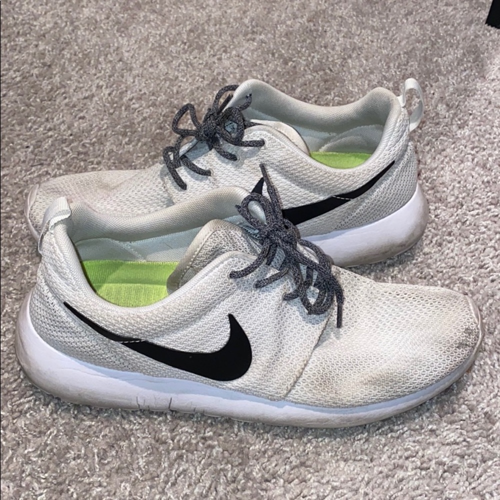 Nike Roushe Ones